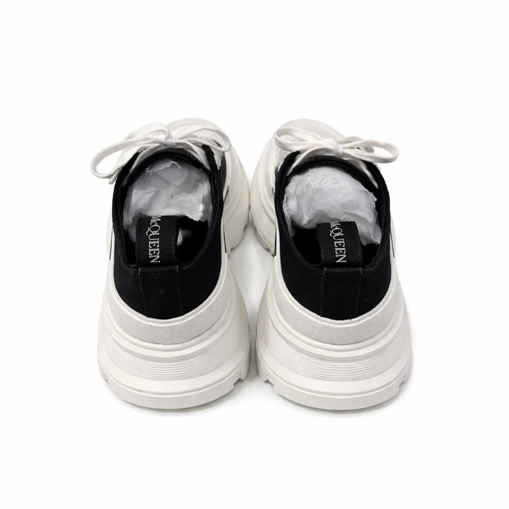 Alexander McQueen Women's Tread Slick Lace Up in Black/White 39.5 - Picture 2 of 4